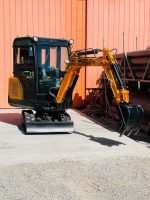 Mini Excavadora 2000 Kg INT ME - 20 PRO BLACK