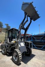 Cargador Frontal 2.700Kg INT CF - 10 PRO